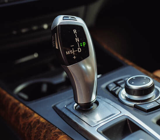 Синий БМВ Х5, объемом двигателя 3 л и пробегом 340 тыс. км за 10500 $, фото 8 на Automoto.ua