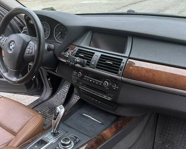 БМВ Х5 2009 в Корсунь-Шевченковском на Automoto.ua Синий БМВ Х5, объемом двигателя 2.98 л и пробегом 214 тыс. км за 12800 $, фото 18 на Automoto.ua