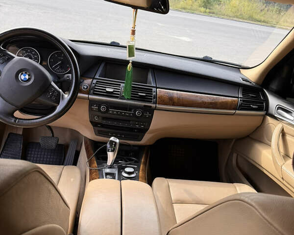 Синій БМВ Х5, об'ємом двигуна 3 л та пробігом 340 тис. км за 14000 $, фото 5 на Automoto.ua
