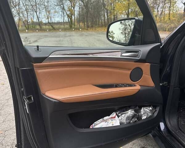 БМВ Х5 2009 в Корсунь-Шевченковском на Automoto.ua Синий БМВ Х5, объемом двигателя 2.98 л и пробегом 214 тыс. км за 12800 $, фото 12 на Automoto.ua
