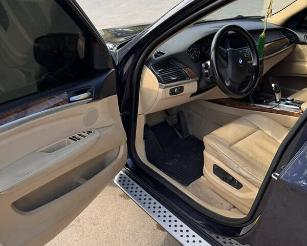 Синій БМВ Х5, об'ємом двигуна 3 л та пробігом 340 тис. км за 14000 $, фото 7 на Automoto.ua