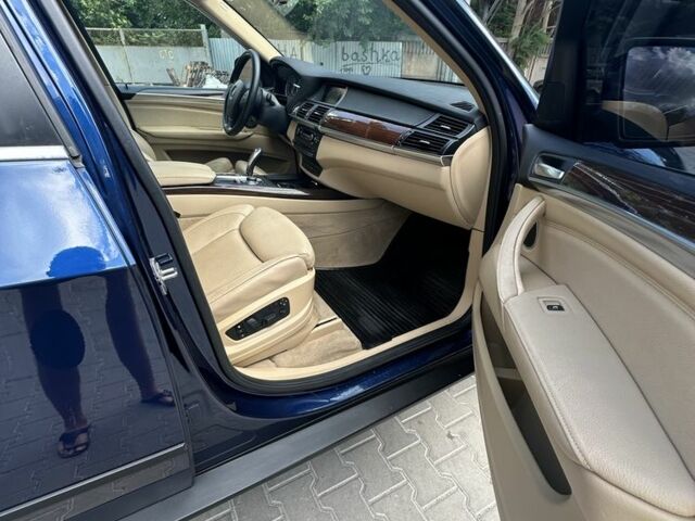 Синий БМВ Х5, объемом двигателя 4.4 л и пробегом 153 тыс. км за 13000 $, фото 6 на Automoto.ua