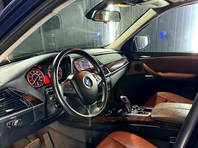 Синий БМВ Х5, объемом двигателя 3 л и пробегом 175 тыс. км за 12500 $, фото 6 на Automoto.ua