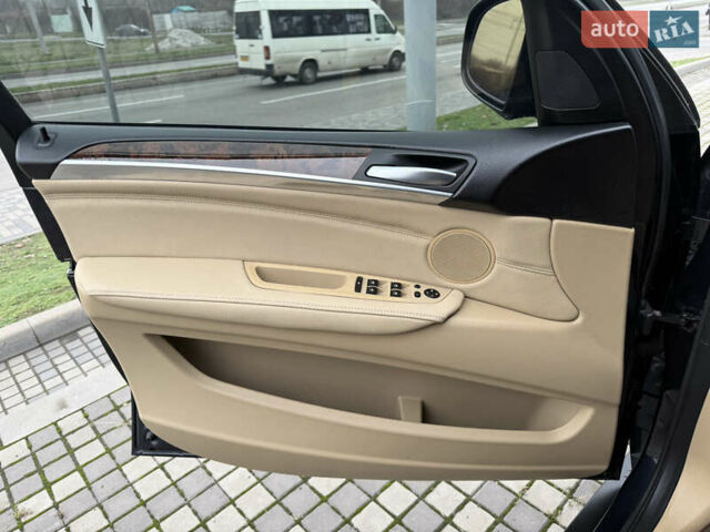 Синий БМВ Х5, объемом двигателя 2.99 л и пробегом 300 тыс. км за 14000 $, фото 7 на Automoto.ua