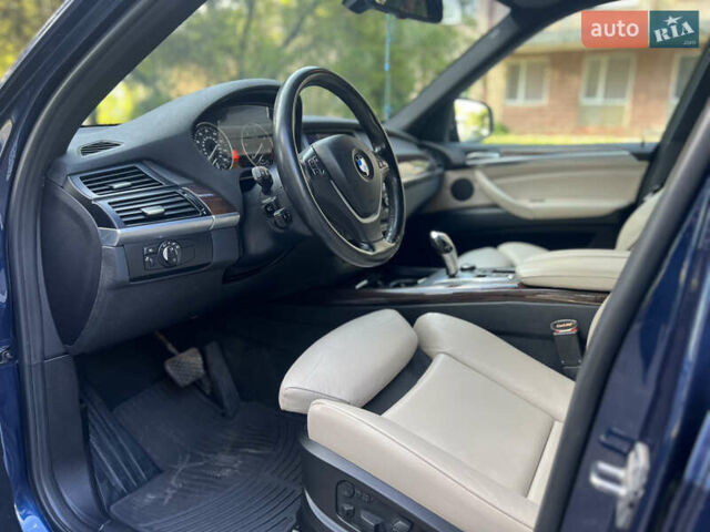 Синій БМВ Х5, об'ємом двигуна 3 л та пробігом 277 тис. км за 15999 $, фото 28 на Automoto.ua