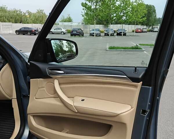 Синий БМВ Х5, объемом двигателя 3 л и пробегом 137 тыс. км за 13200 $, фото 36 на Automoto.ua