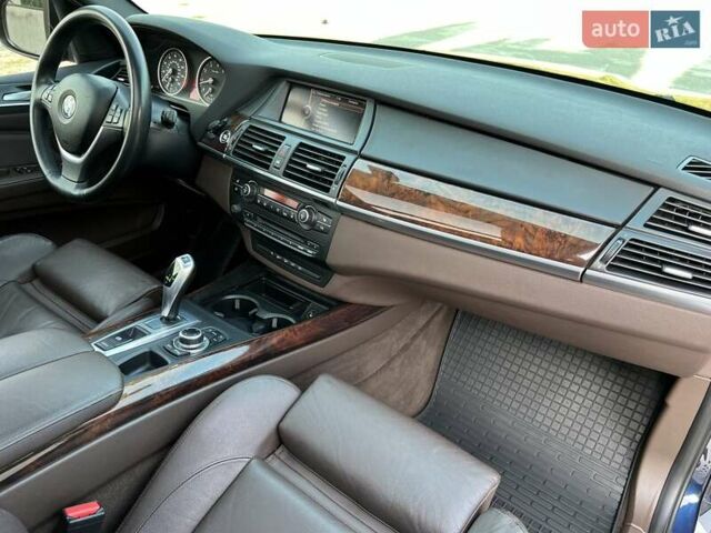 Синій БМВ Х5, об'ємом двигуна 2.98 л та пробігом 153 тис. км за 14000 $, фото 36 на Automoto.ua