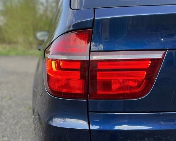 Синій БМВ Х5, об'ємом двигуна 2.97 л та пробігом 238 тис. км за 16000 $, фото 2 на Automoto.ua