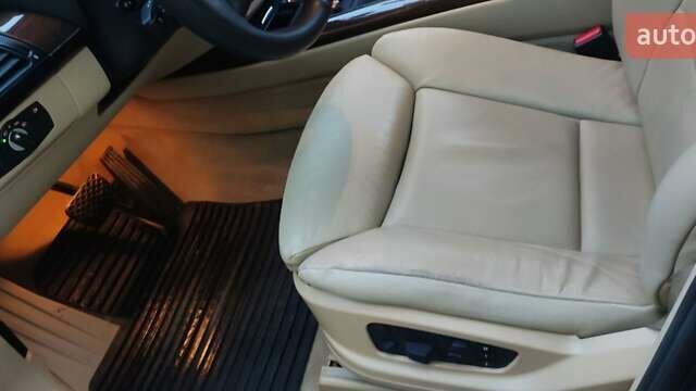 Синий БМВ Х5, объемом двигателя 3.5 л и пробегом 299 тыс. км за 16000 $, фото 13 на Automoto.ua