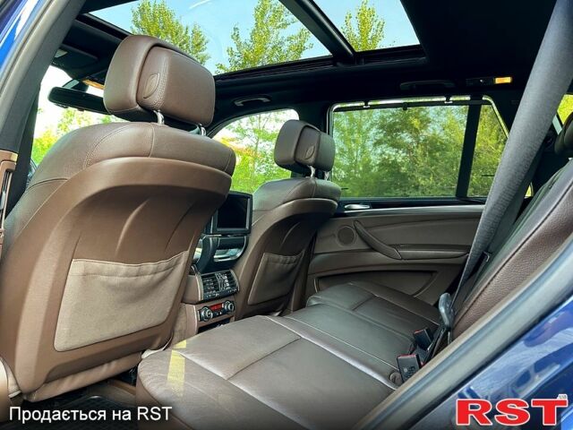 Синій БМВ Х5, об'ємом двигуна 3 л та пробігом 153 тис. км за 15000 $, фото 4 на Automoto.ua