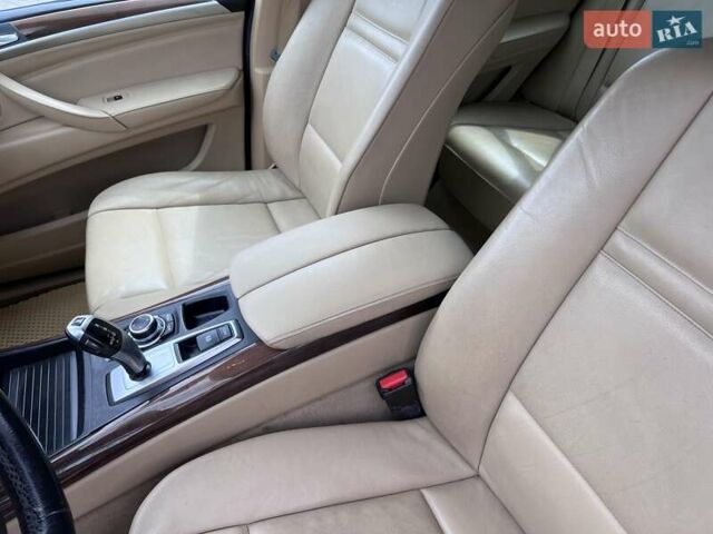 Синий БМВ Х5, объемом двигателя 3 л и пробегом 147 тыс. км за 15990 $, фото 25 на Automoto.ua