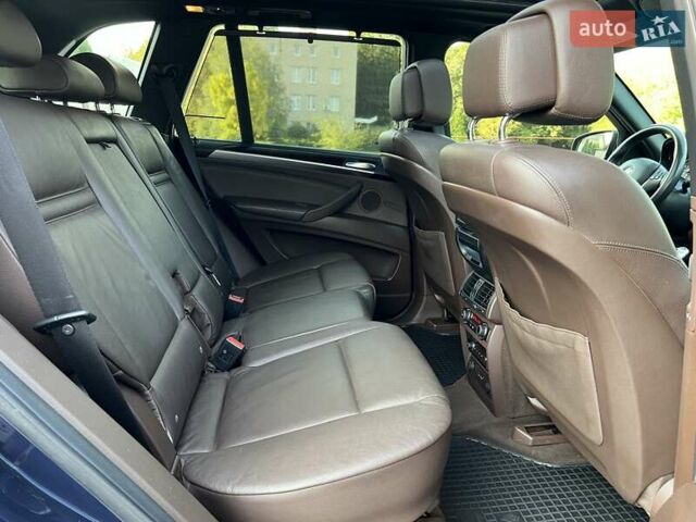 Синій БМВ Х5, об'ємом двигуна 2.98 л та пробігом 153 тис. км за 14000 $, фото 33 на Automoto.ua