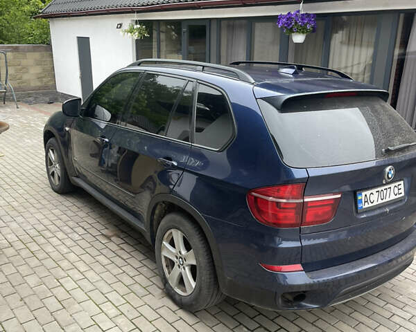 Синий БМВ Х5, объемом двигателя 2.99 л и пробегом 296 тыс. км за 15500 $, фото 1 на Automoto.ua