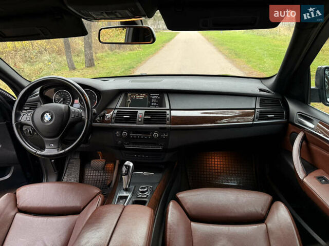 Синий БМВ Х5, объемом двигателя 3 л и пробегом 294 тыс. км за 16600 $, фото 13 на Automoto.ua