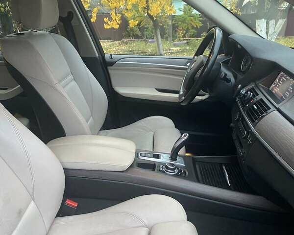 Синий БМВ Х5, объемом двигателя 3 л и пробегом 253 тыс. км за 18300 $, фото 26 на Automoto.ua