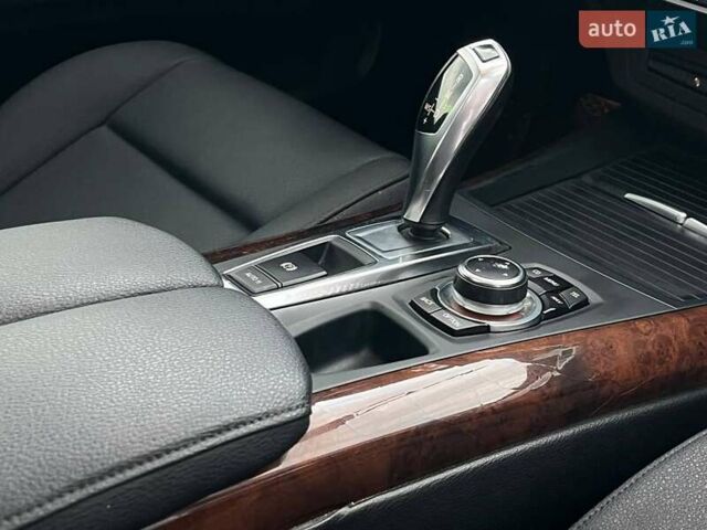 Синій БМВ Х5, об'ємом двигуна 3 л та пробігом 302 тис. км за 13490 $, фото 4 на Automoto.ua