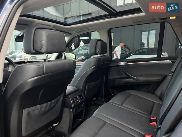 Синій БМВ Х5, об'ємом двигуна 3 л та пробігом 302 тис. км за 13490 $, фото 23 на Automoto.ua