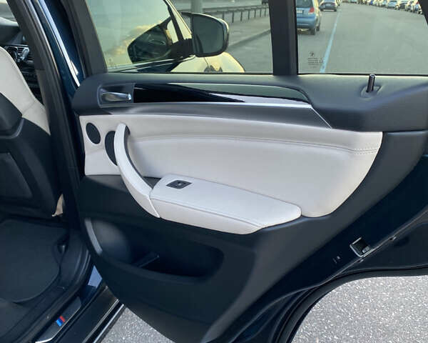 Синий БМВ Х5, объемом двигателя 2.99 л и пробегом 240 тыс. км за 25000 $, фото 11 на Automoto.ua