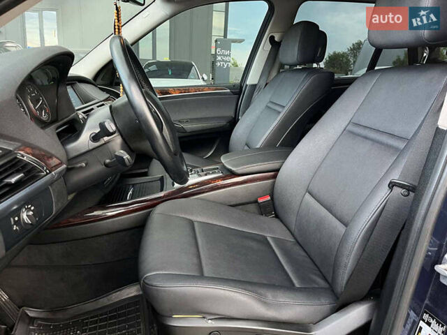 Синій БМВ Х5, об'ємом двигуна 3 л та пробігом 302 тис. км за 13490 $, фото 39 на Automoto.ua