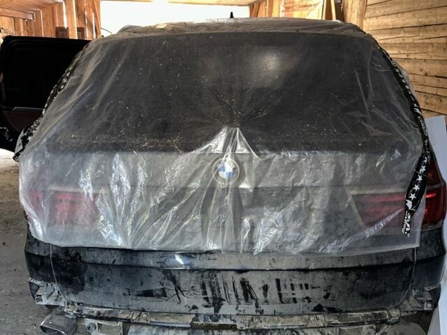 Синий БМВ Х5, объемом двигателя 0 л и пробегом 280 тыс. км за 10000 $, фото 4 на Automoto.ua