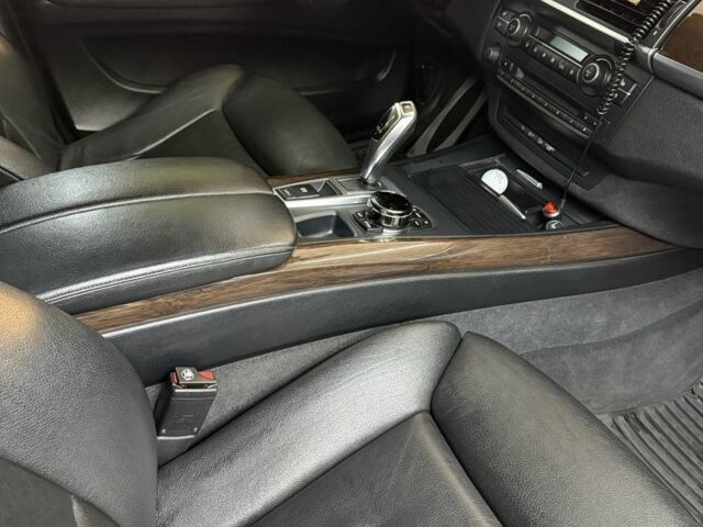 Синій БМВ Х5, об'ємом двигуна 3 л та пробігом 223 тис. км за 21000 $, фото 16 на Automoto.ua