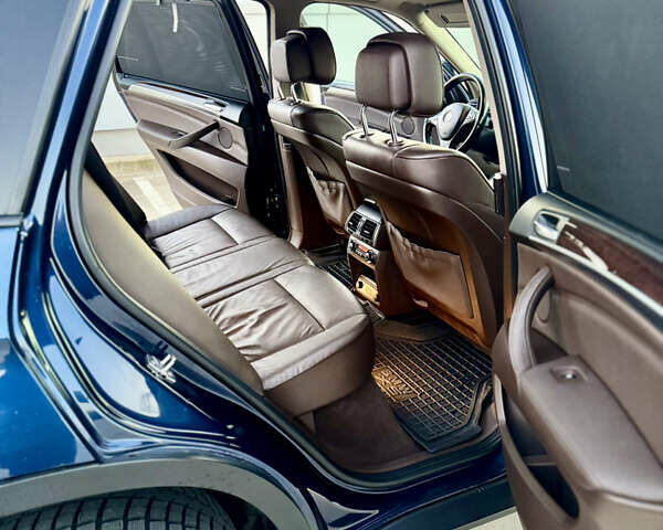 Синій БМВ Х5, об'ємом двигуна 2.99 л та пробігом 300 тис. км за 16800 $, фото 21 на Automoto.ua