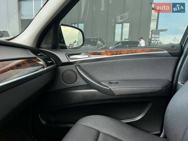 Синій БМВ Х5, об'ємом двигуна 3 л та пробігом 302 тис. км за 13490 $, фото 27 на Automoto.ua