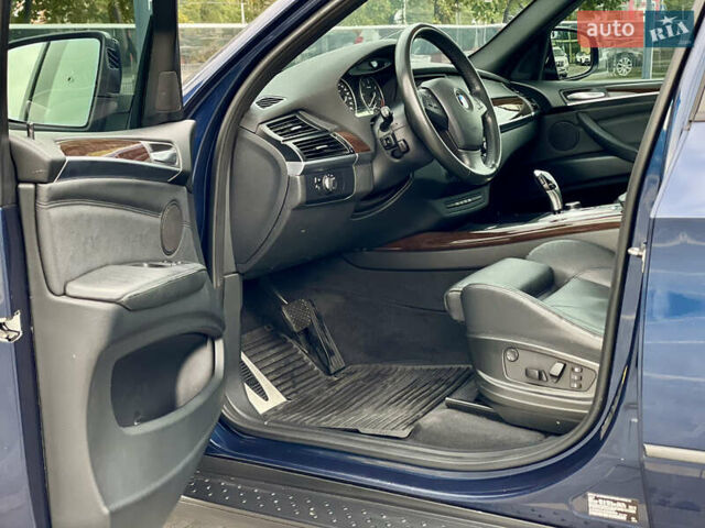 Синий БМВ Х5, объемом двигателя 3 л и пробегом 215 тыс. км за 18000 $, фото 8 на Automoto.ua