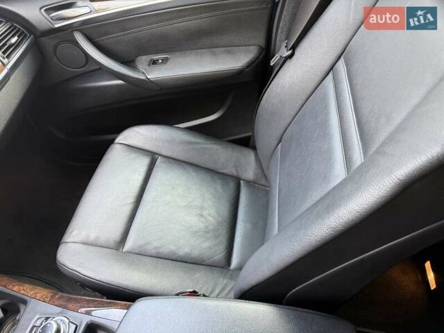 Синій БМВ Х5, об'ємом двигуна 2.99 л та пробігом 175 тис. км за 20900 $, фото 29 на Automoto.ua