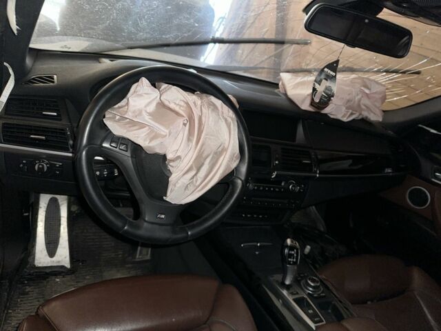 Синий БМВ Х5, объемом двигателя 0 л и пробегом 280 тыс. км за 10000 $, фото 5 на Automoto.ua