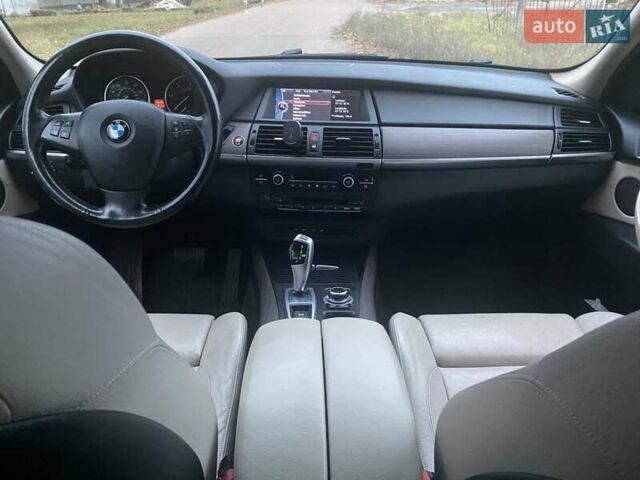 Синий БМВ Х5, объемом двигателя 3 л и пробегом 253 тыс. км за 18300 $, фото 19 на Automoto.ua