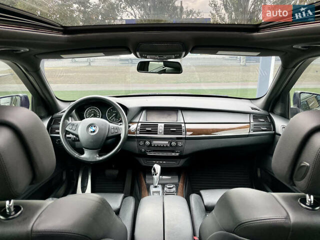 Синий БМВ Х5, объемом двигателя 3 л и пробегом 215 тыс. км за 18000 $, фото 15 на Automoto.ua