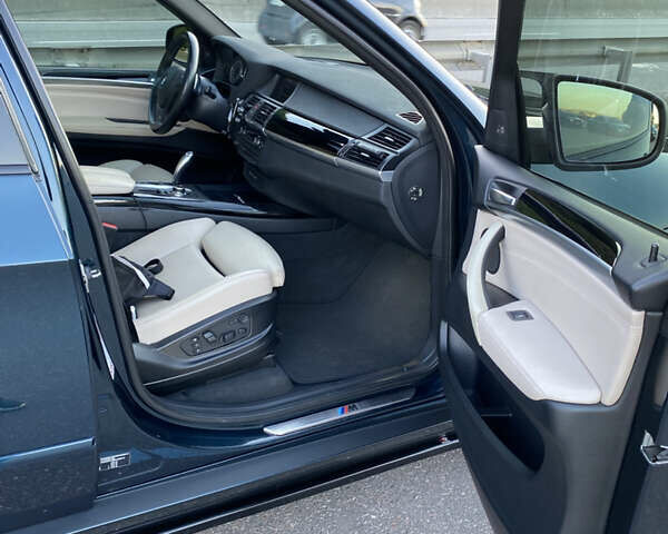 Синий БМВ Х5, объемом двигателя 2.99 л и пробегом 240 тыс. км за 25000 $, фото 13 на Automoto.ua