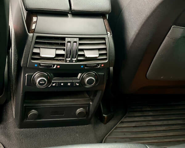 Синий БМВ Х5, объемом двигателя 3 л и пробегом 215 тыс. км за 18000 $, фото 13 на Automoto.ua