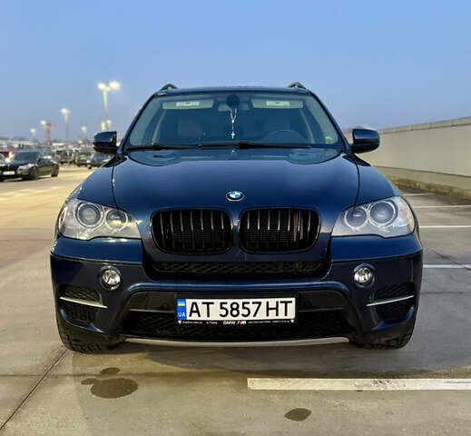 Синій БМВ Х5, об'ємом двигуна 2.99 л та пробігом 300 тис. км за 16800 $, фото 1 на Automoto.ua
