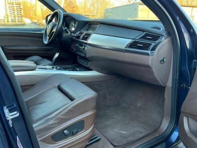 Синий БМВ Х5, объемом двигателя 3 л и пробегом 217 тыс. км за 4300 $, фото 10 на Automoto.ua