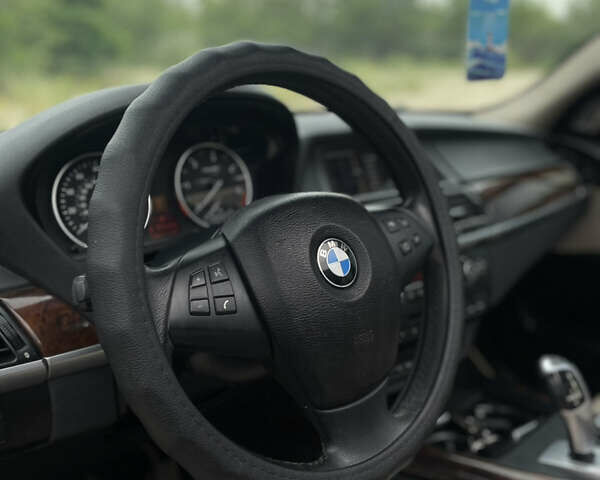 Синій БМВ Х5, об'ємом двигуна 3 л та пробігом 225 тис. км за 18800 $, фото 27 на Automoto.ua