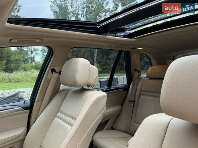 Синий БМВ Х5, объемом двигателя 3 л и пробегом 161 тыс. км за 13000 $, фото 81 на Automoto.ua