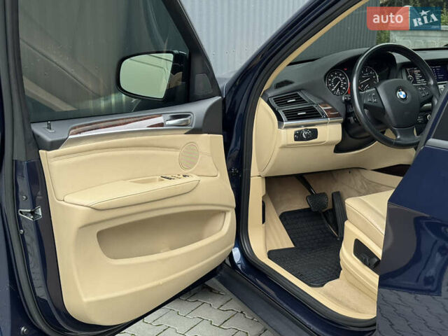 Синий БМВ Х5, объемом двигателя 3 л и пробегом 161 тыс. км за 13000 $, фото 52 на Automoto.ua