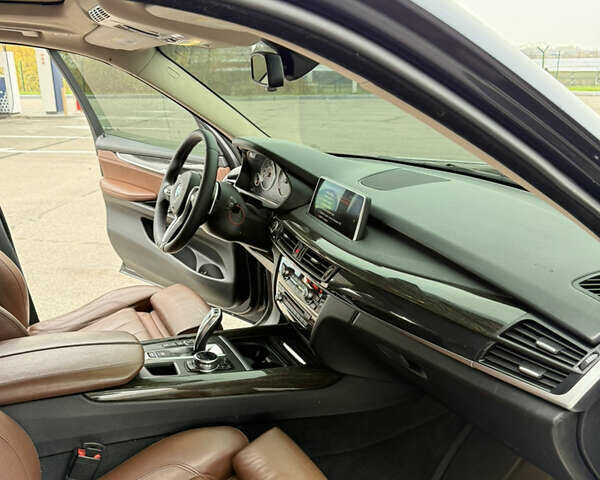 Синий БМВ Х5, объемом двигателя 3 л и пробегом 215 тыс. км за 21000 $, фото 25 на Automoto.ua