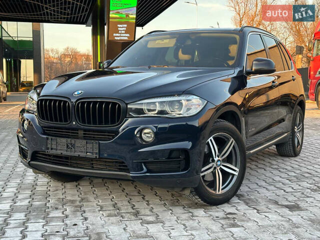 Синий БМВ Х5, объемом двигателя 3 л и пробегом 145 тыс. км за 20999 $, фото 2 на Automoto.ua