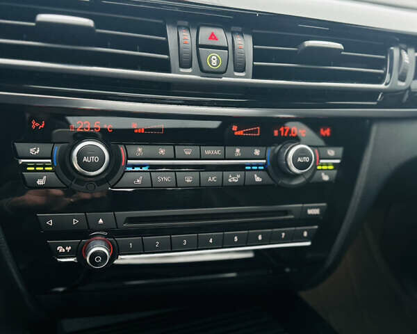 Синий БМВ Х5, объемом двигателя 2.99 л и пробегом 255 тыс. км за 36700 $, фото 5 на Automoto.ua