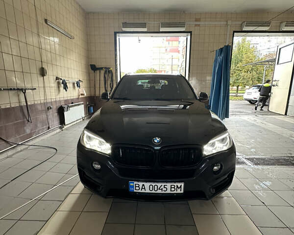 Синий БМВ Х5, объемом двигателя 2.98 л и пробегом 225 тыс. км за 23000 $, фото 1 на Automoto.ua