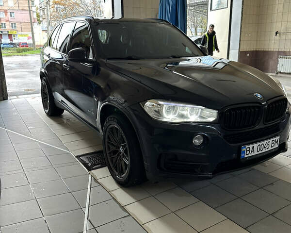 Синий БМВ Х5, объемом двигателя 2.98 л и пробегом 225 тыс. км за 23000 $, фото 3 на Automoto.ua