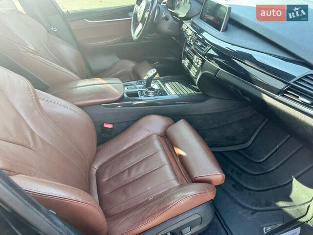Синій БМВ Х5, об'ємом двигуна 2.99 л та пробігом 252 тис. км за 25500 $, фото 15 на Automoto.ua