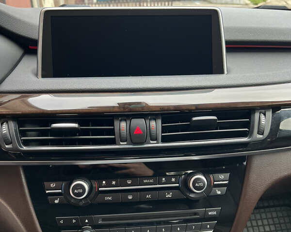 Синий БМВ Х5, объемом двигателя 2.98 л и пробегом 249 тыс. км за 18500 $, фото 28 на Automoto.ua