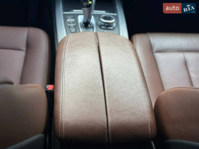 Синій БМВ Х5, об'ємом двигуна 3 л та пробігом 248 тис. км за 26000 $, фото 20 на Automoto.ua