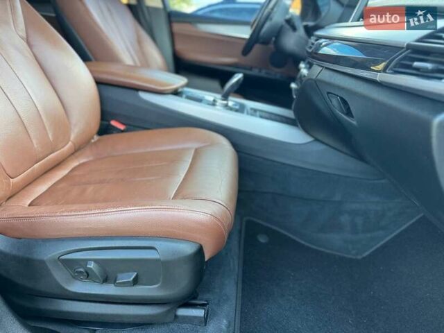 Синій БМВ Х5, об'ємом двигуна 3 л та пробігом 248 тис. км за 26000 $, фото 19 на Automoto.ua