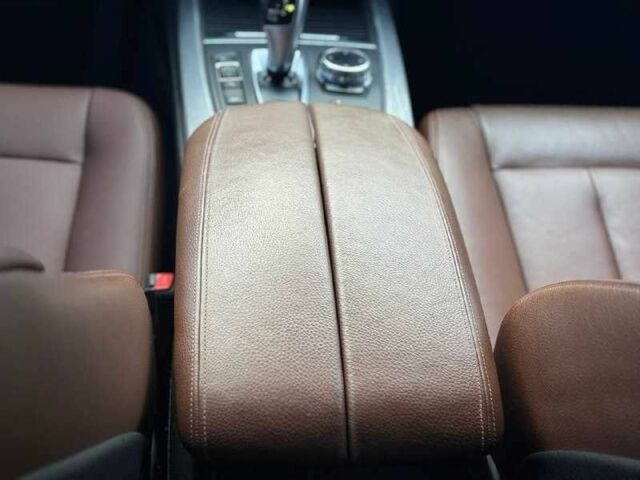 БМВ Х5 2014 в Львове на Automoto.ua Синий БМВ Х5, объемом двигателя 3 л и пробегом 249 тыс. км за 22900 $, фото 12 на Automoto.ua