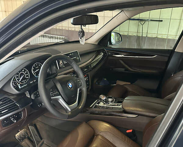 Синий БМВ Х5, объемом двигателя 2.98 л и пробегом 225 тыс. км за 23000 $, фото 7 на Automoto.ua